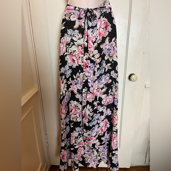 Band of Gypsies Rose and Lilac Floral Wrap Skirt - Picture 3 of 14